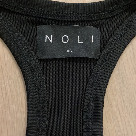 NWT: Noli sculpt tank w built-in bra - Picture 5 of 6